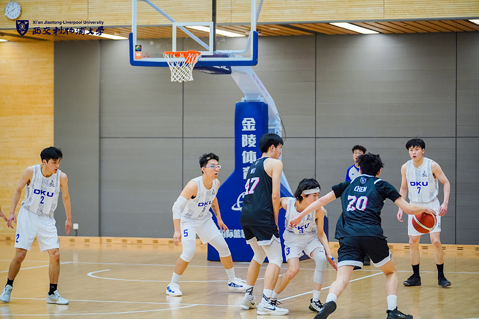 篮球勇士球星训练加量，备战强度升级